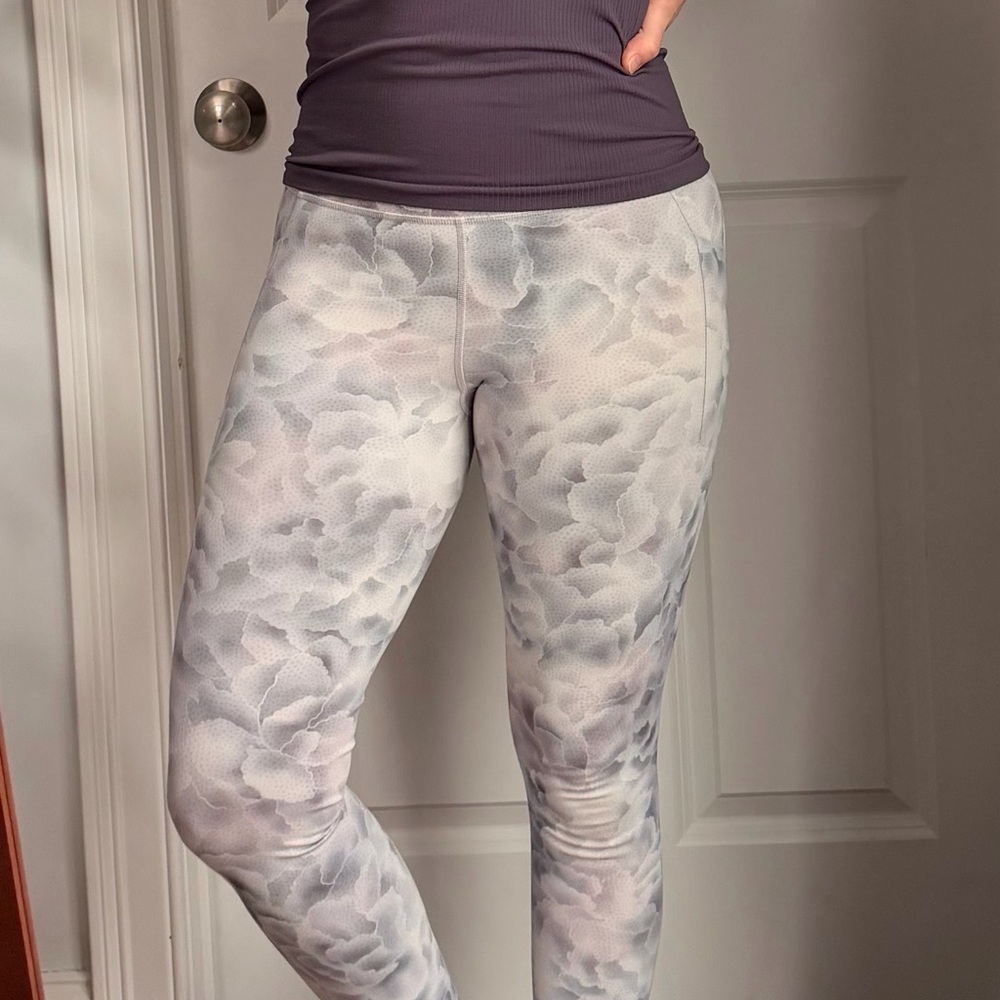 Athleta Gray & Purple XS Floral Salutation Stash Tight Women's Leggings